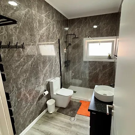 Charming 2-bedroom In Arcozelo-aguda